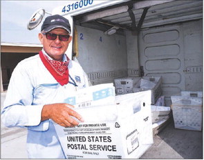 Beloved mailman to retire after 30 years walking his LW route