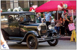 Family and friends throw a parade for Lois’ 106 birthday