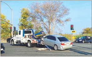 LWer dies in the first of 2 separate crashes on SB Boulevard